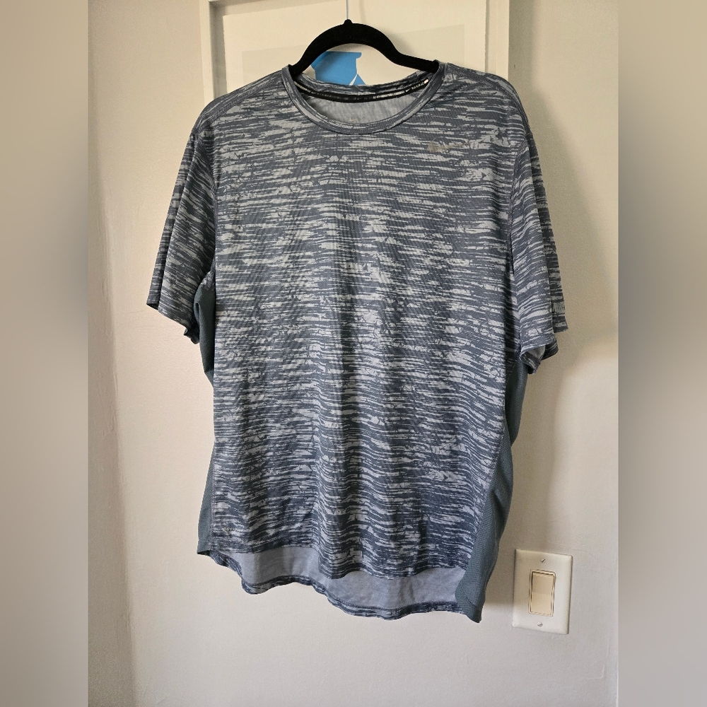Nike tee
